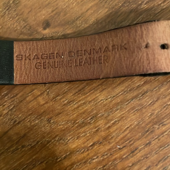 Ladies Watch - Picture 2 of 7